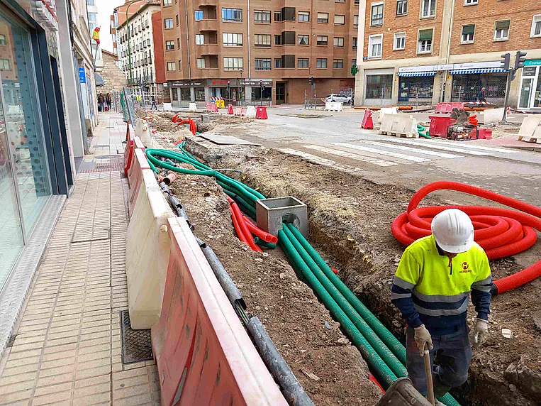 canalización de líneas subterráneas para alumbrado